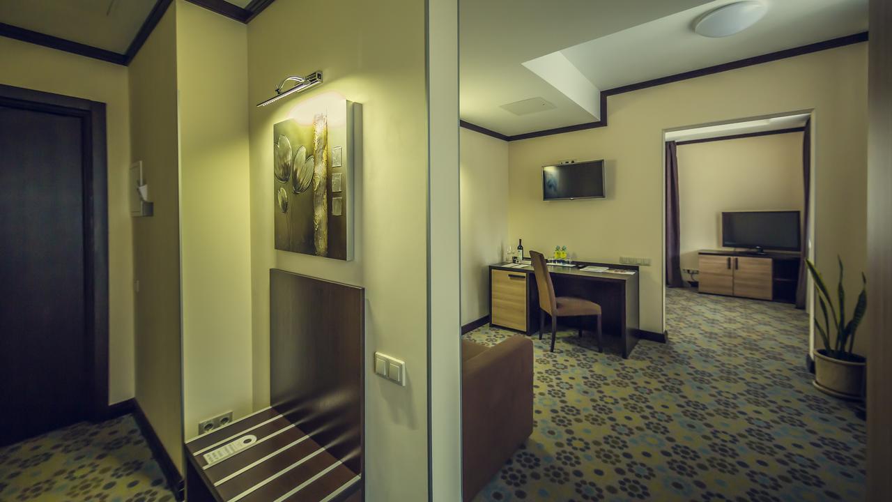 Park-Hotel Golosievo Kiev Eksteriør billede