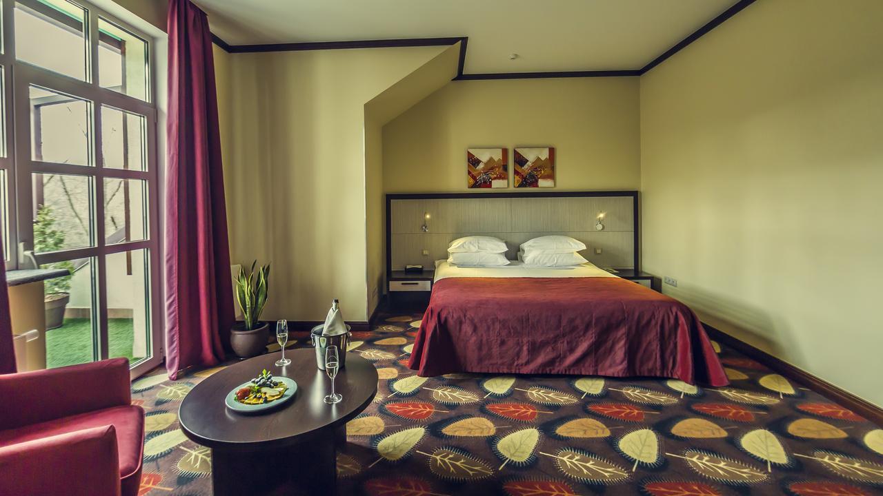 Park-Hotel Golosievo Kiev Eksteriør billede